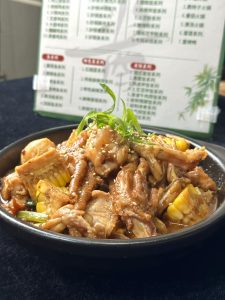 牛蛙鸡爪煲商用制作，源头直供成品酱料